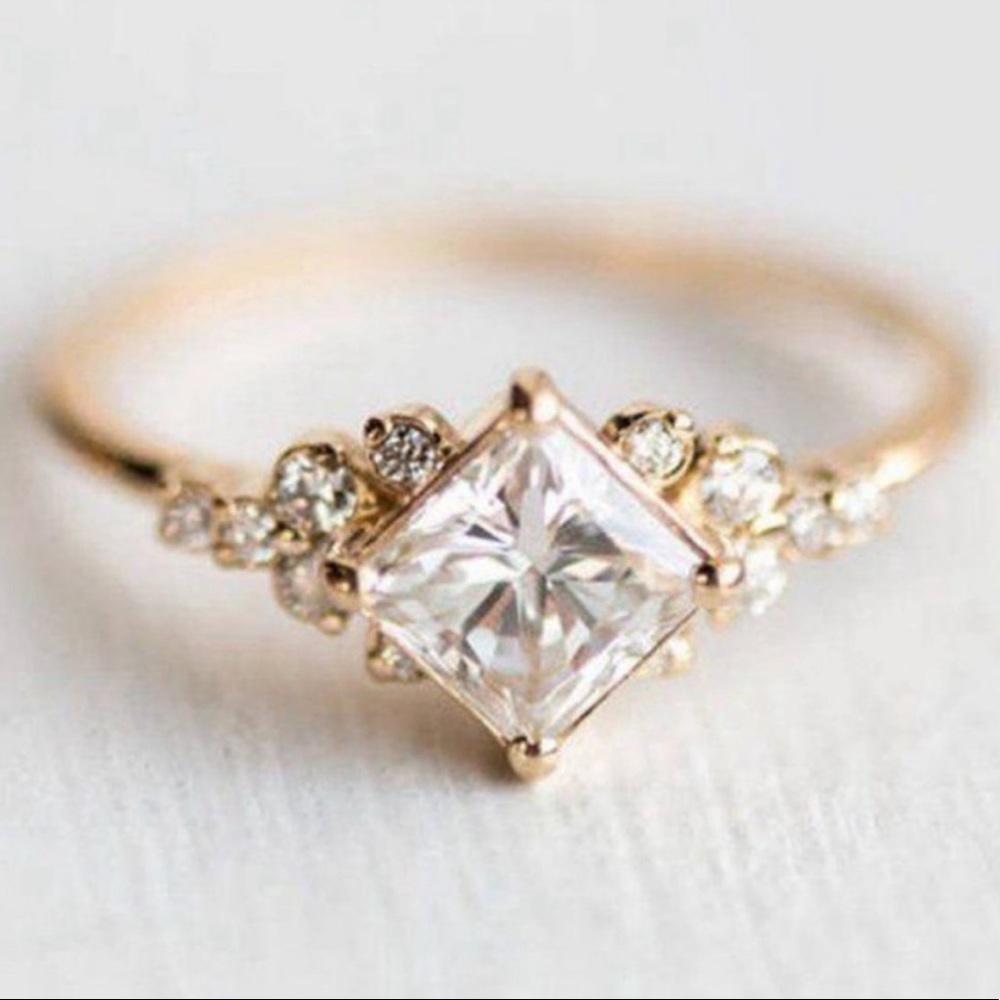 💎 NEW 18K Yellow Gold (plated) White Sapphire Ring